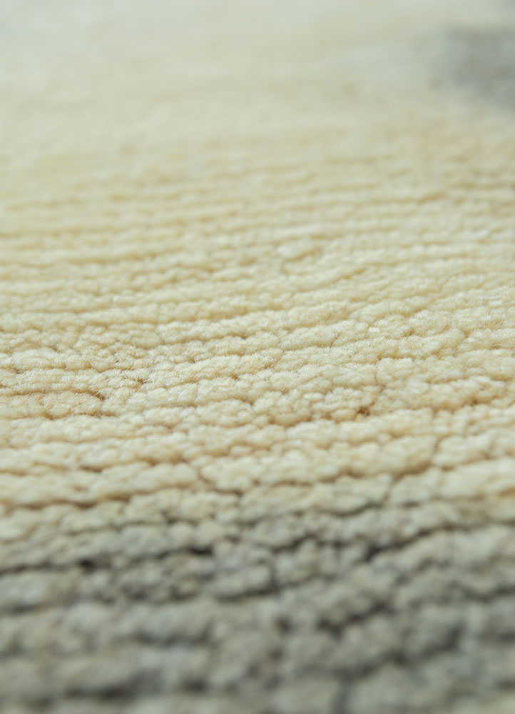 aalam gold wool hand knotted Rug - CloseUp
