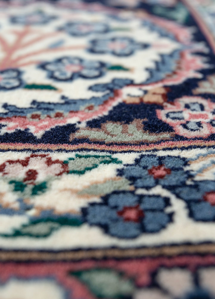 aalam green wool hand knotted Rug - CloseUp