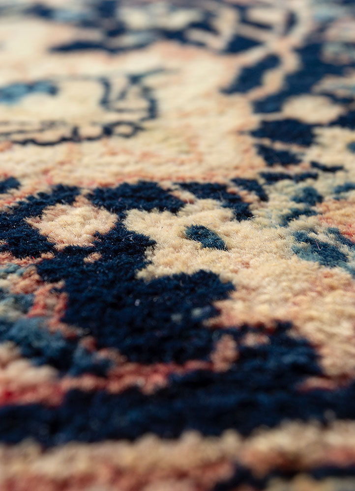 aalam gold wool hand knotted Rug - CloseUp