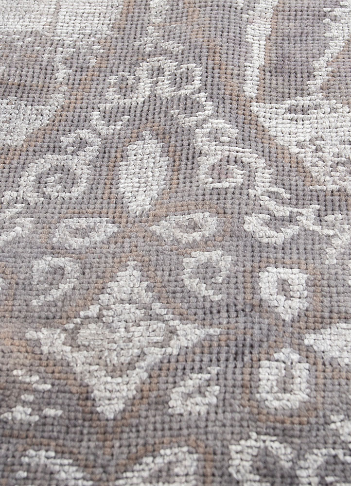 azalea grey and black wool and silk hand knotted Rug - CloseUp
