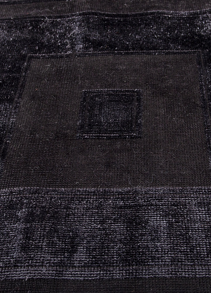 azalea grey and black wool and silk hand knotted Rug - CloseUp