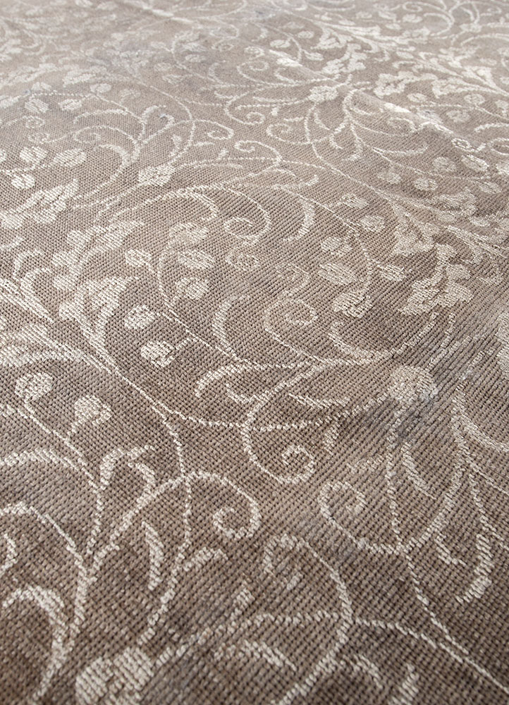aurora grey and black wool and silk hand knotted Rug - CloseUp