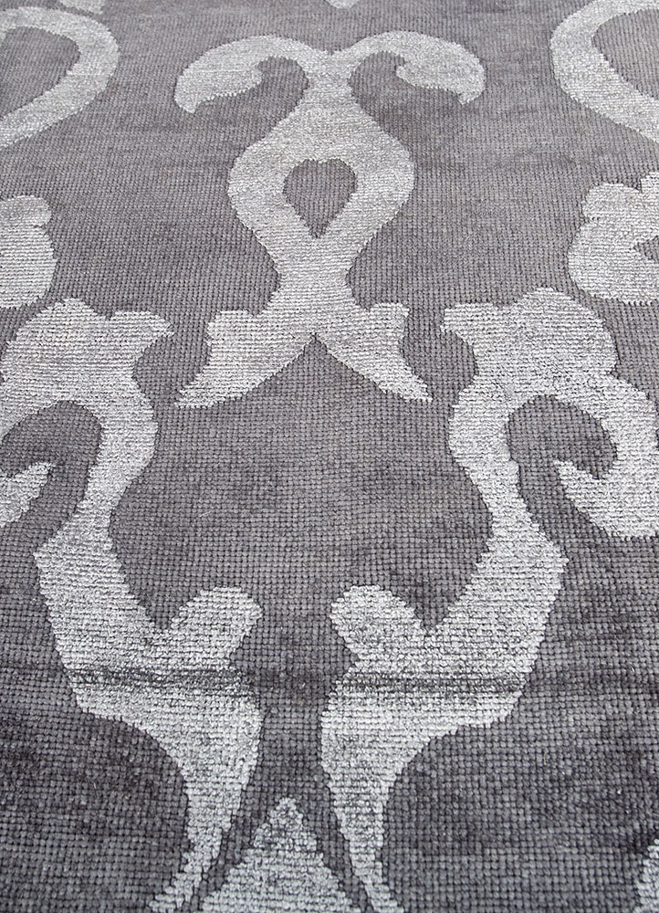 aurora grey and black wool and silk hand knotted Rug - CloseUp