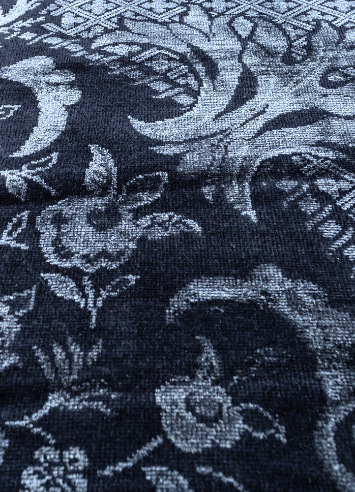aurora grey and black wool and silk hand knotted Rug - CloseUp