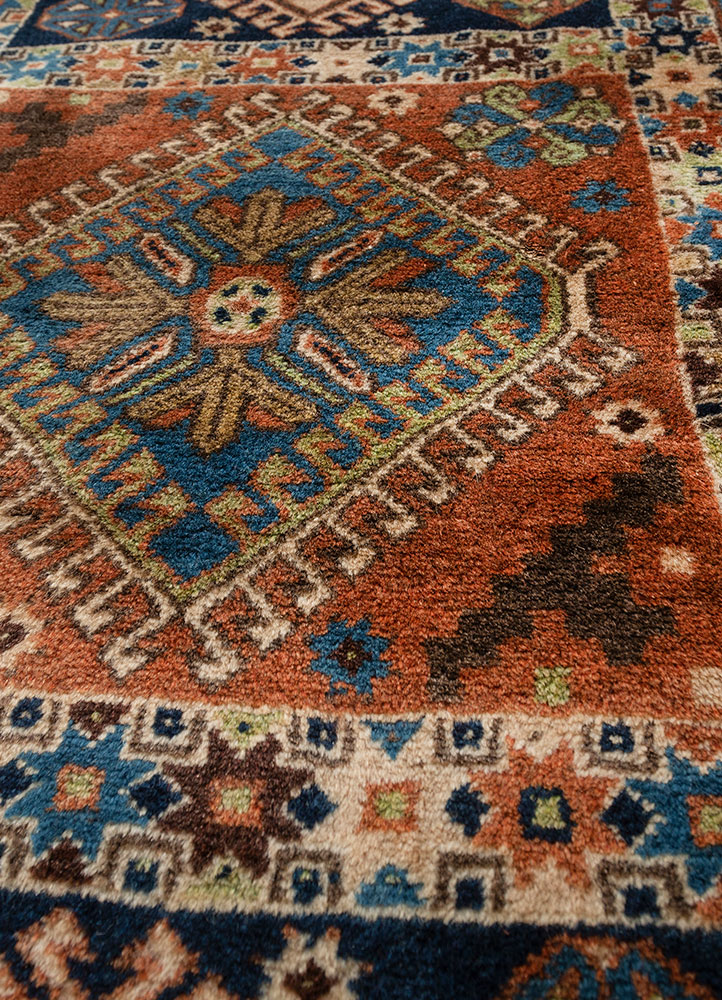 aalam blue wool hand knotted Rug - CloseUp