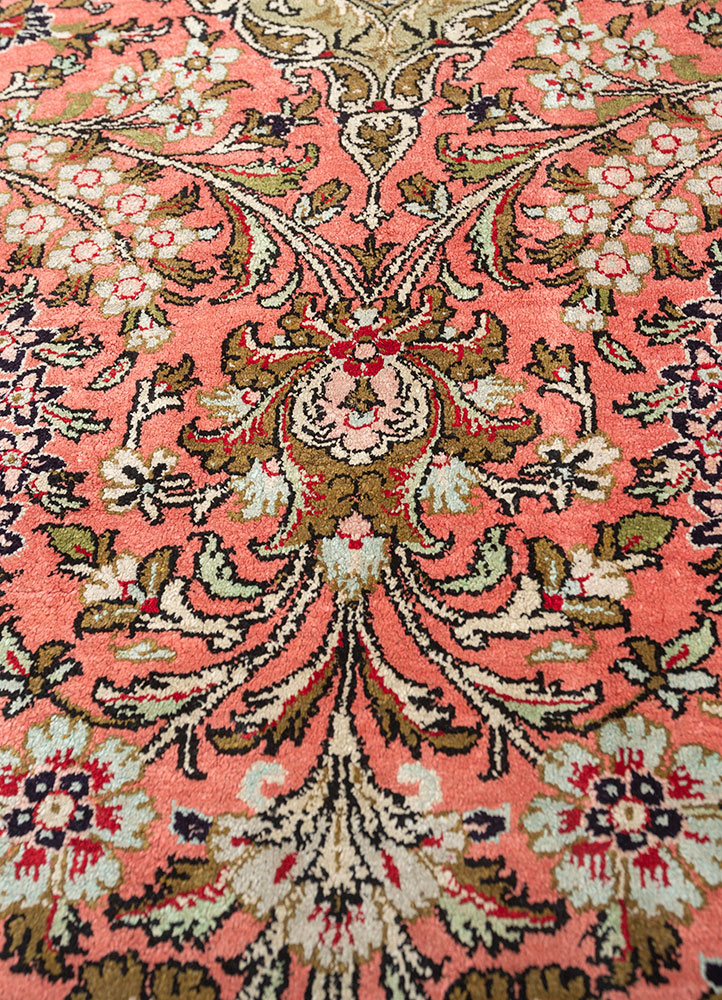 gulmarg pink and purple silk hand knotted Rug - CloseUp