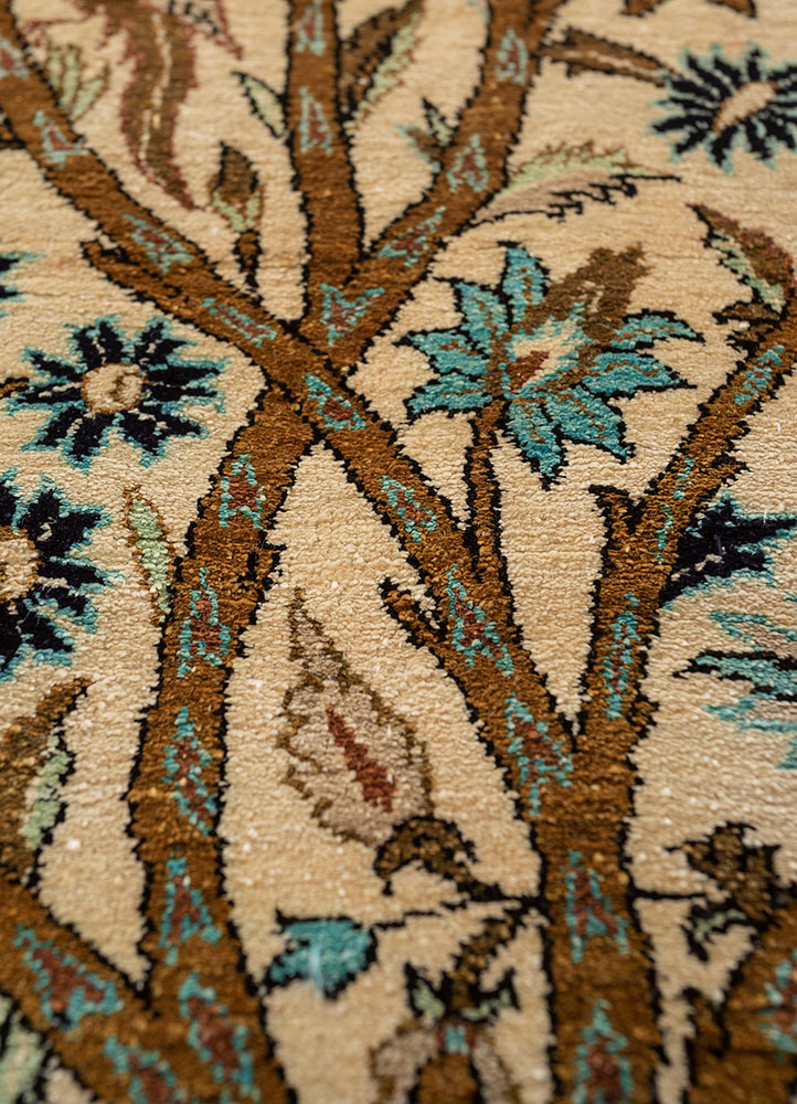 gulmarg green silk hand knotted Rug - CloseUp