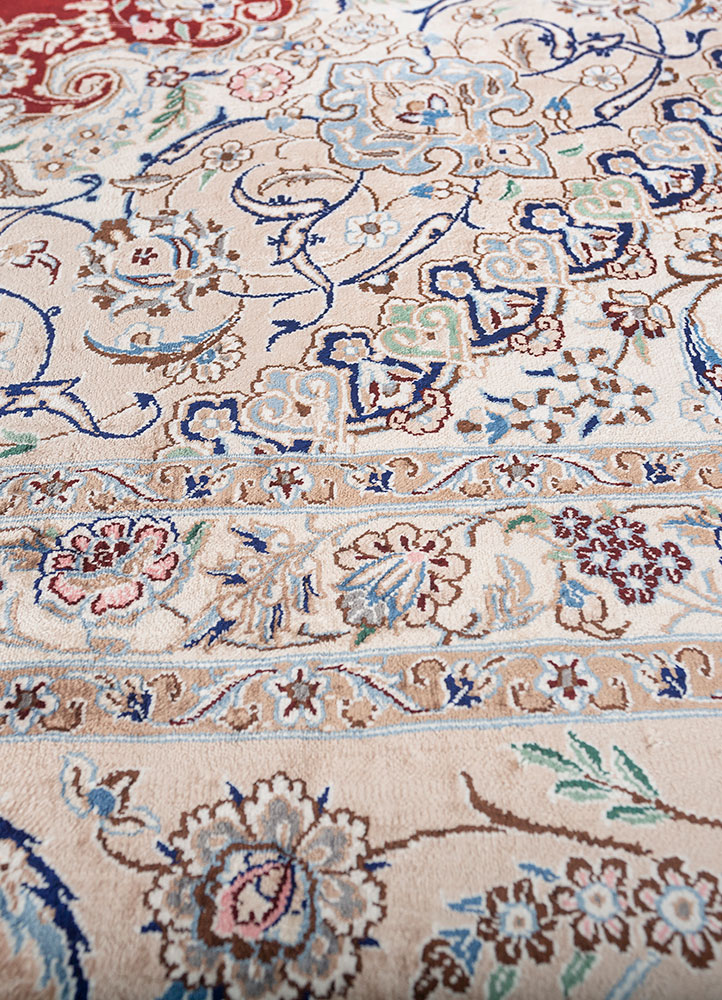 gulmarg red and orange silk hand knotted Rug - CloseUp
