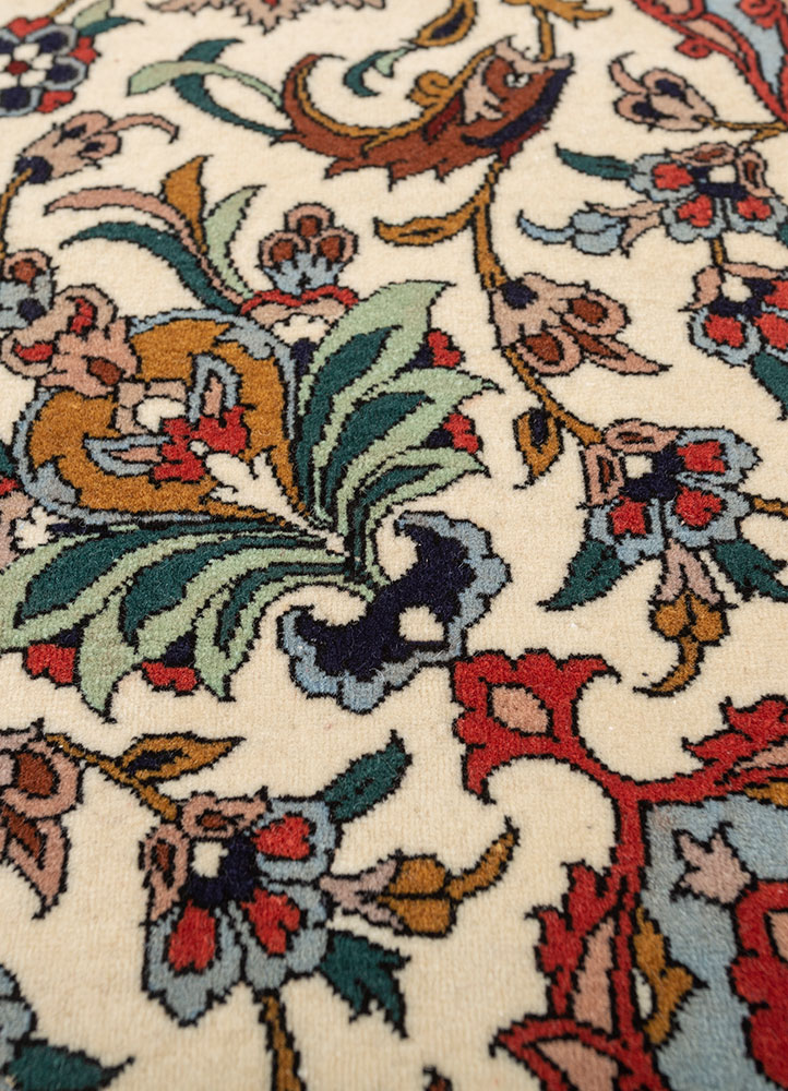 aalam red and orange wool hand knotted Rug - CloseUp