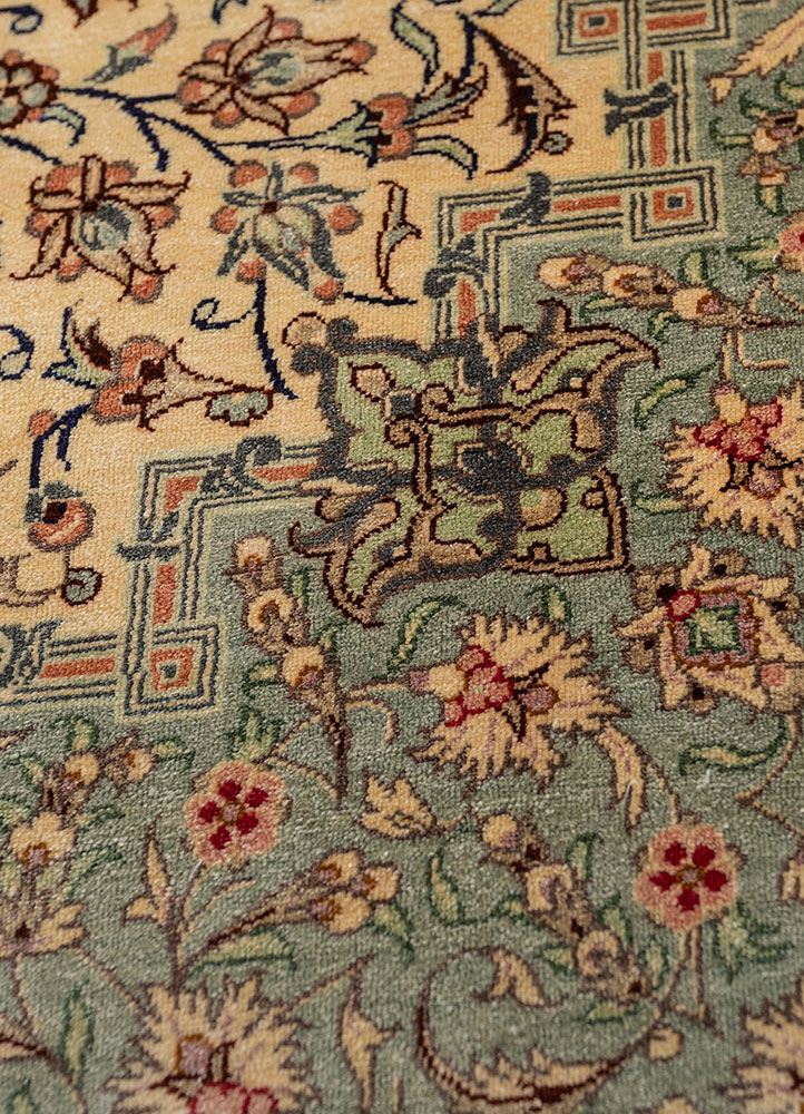 gulmarg green silk hand knotted Rug - CloseUp