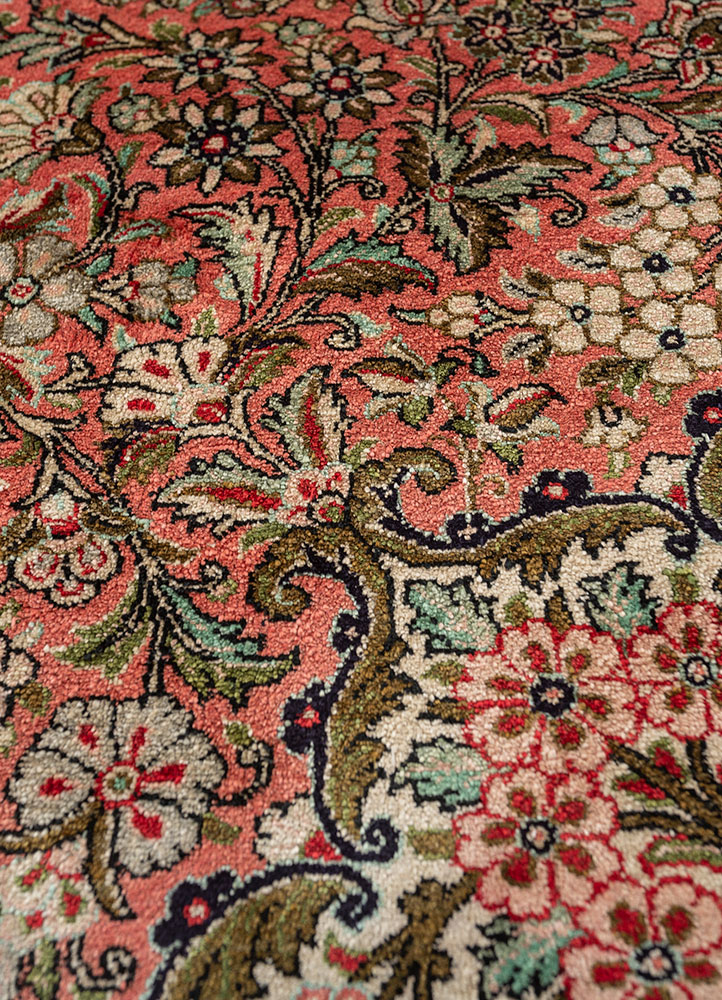 gulmarg pink and purple silk hand knotted Rug - CloseUp