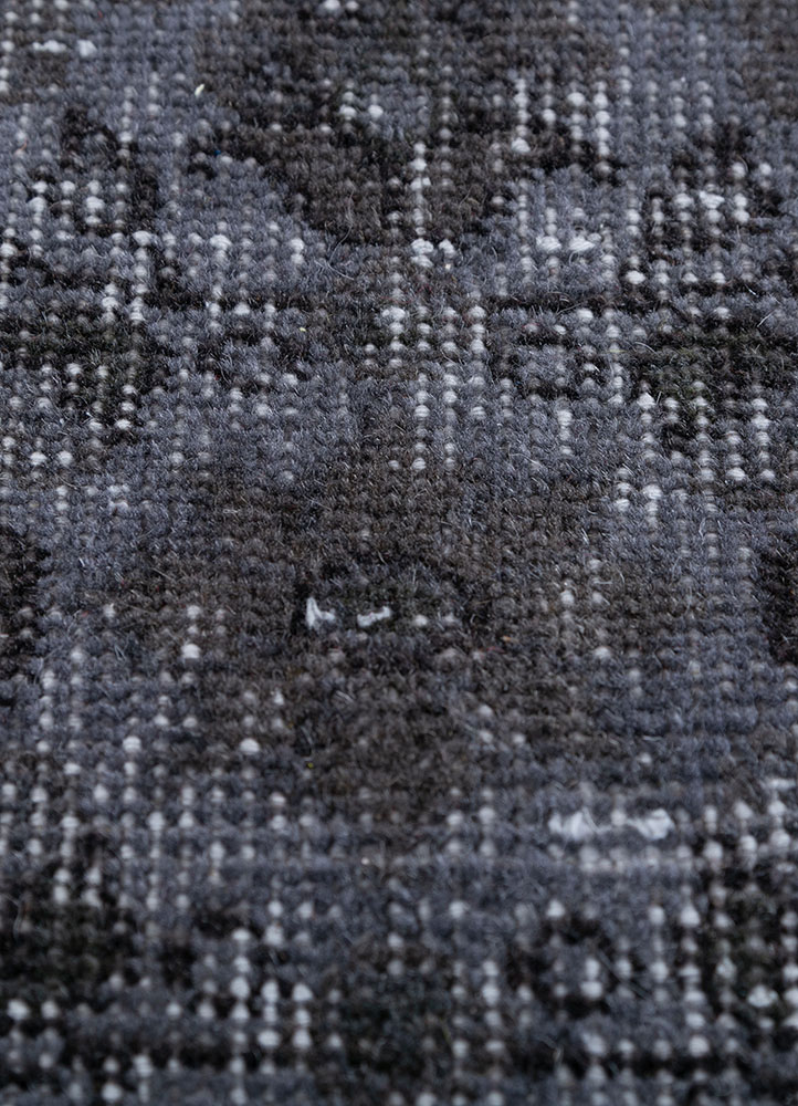 lacuna grey and black wool hand knotted Rug - CloseUp