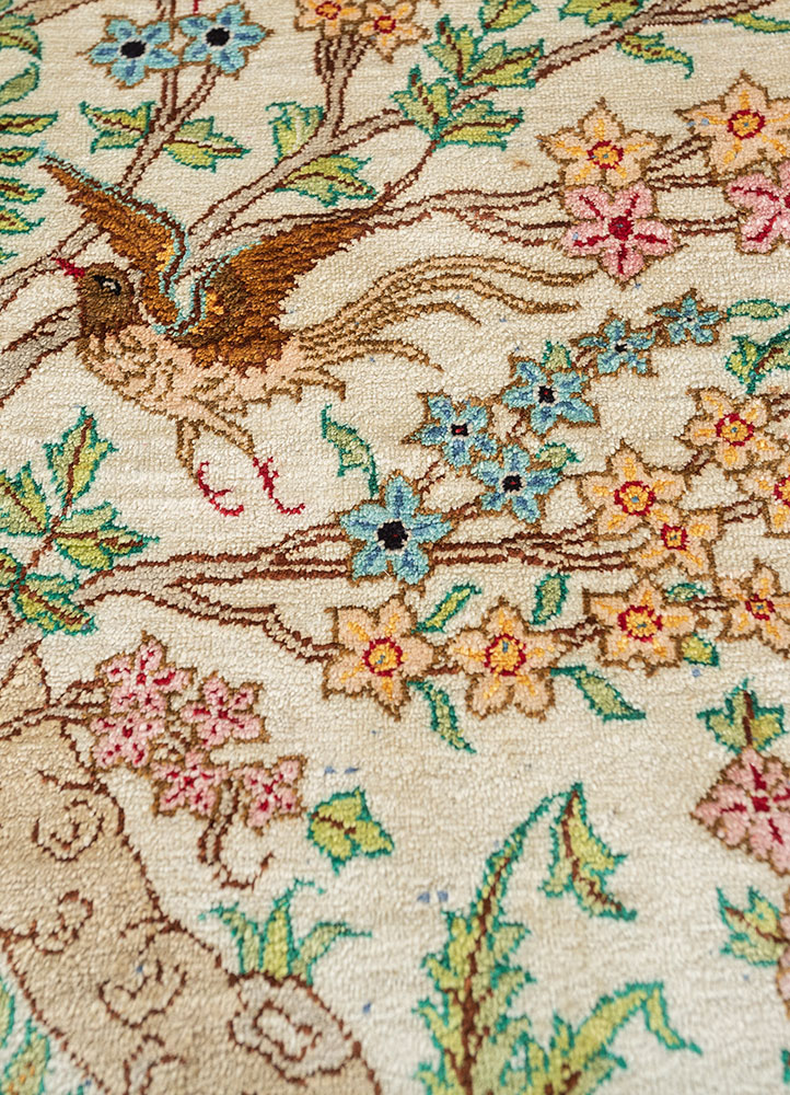 gulmarg green silk hand knotted Rug - CloseUp