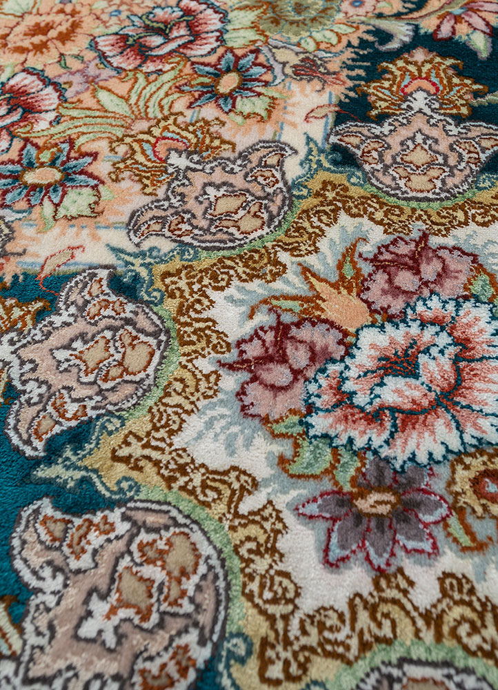 gulmarg green wool and silk hand knotted Rug - CloseUp