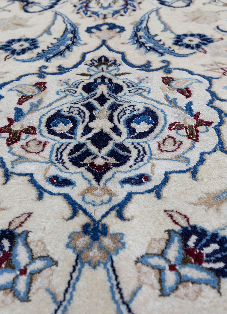 aalam red and orange wool hand knotted Rug - CloseUp