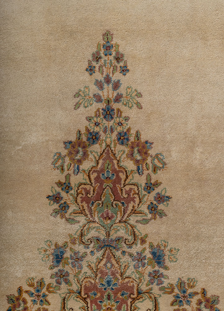 aalam green wool hand knotted Rug - CloseUp
