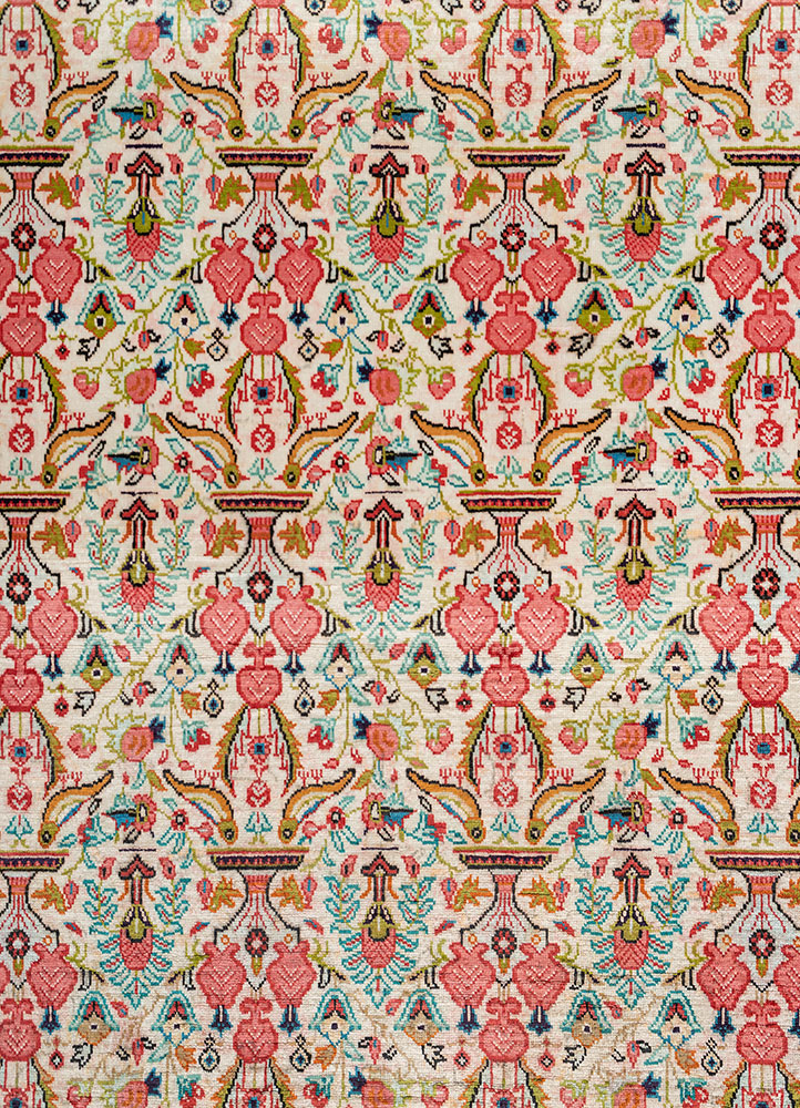 gulmarg pink and purple silk hand knotted Rug - CloseUp