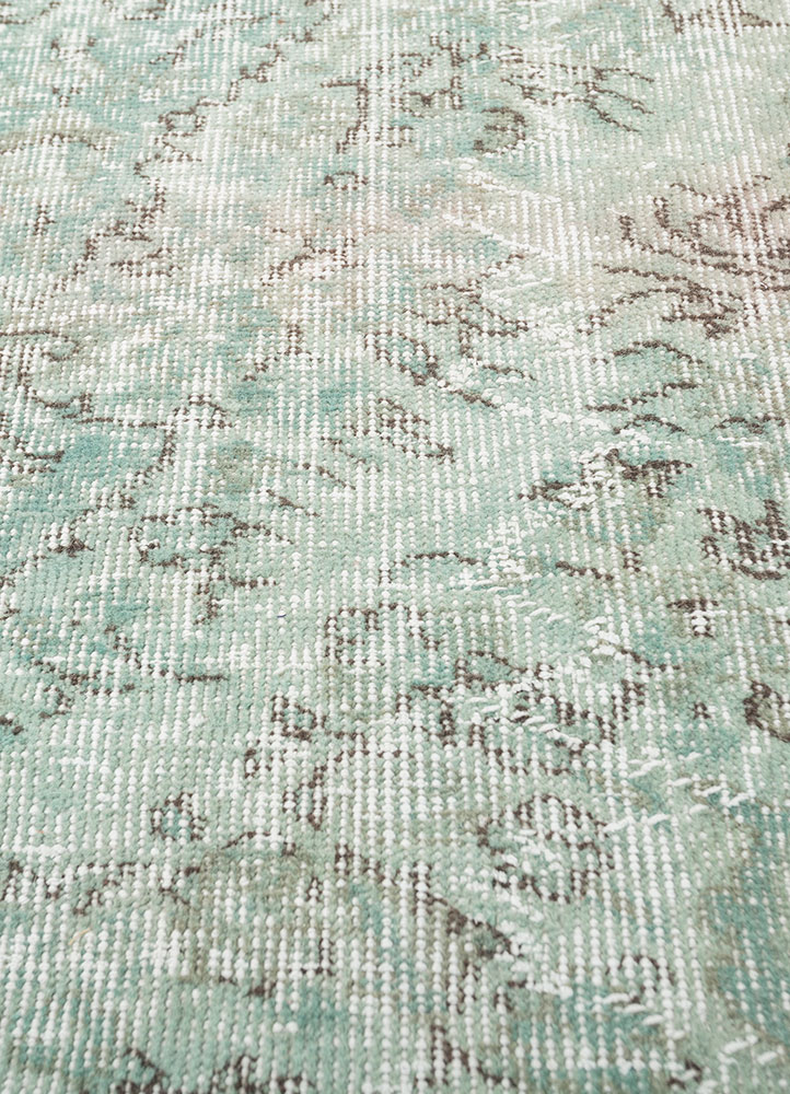 vintage blue wool hand knotted Rug - CloseUp