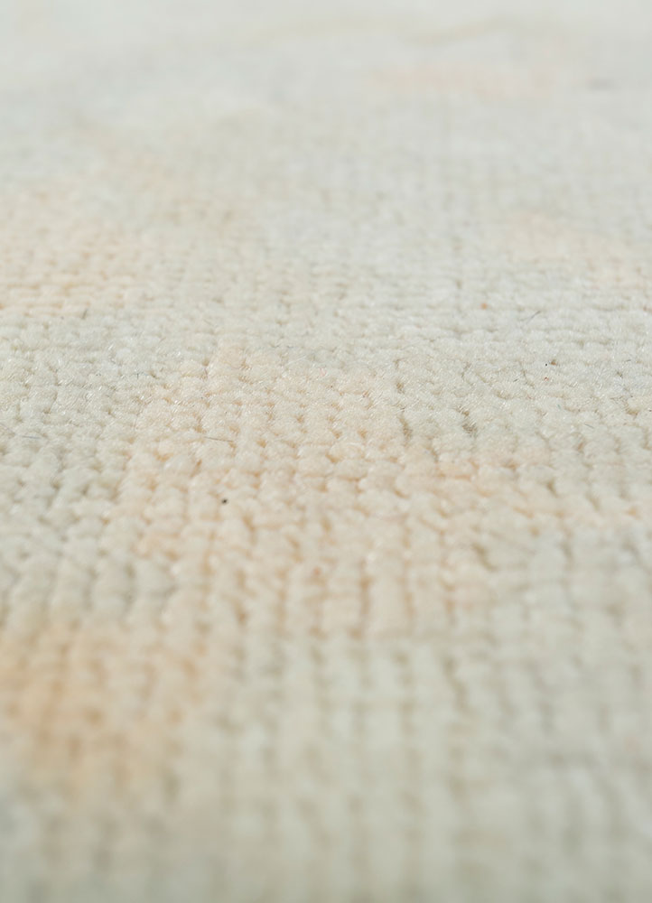 aalam red and orange wool hand knotted Rug - CloseUp