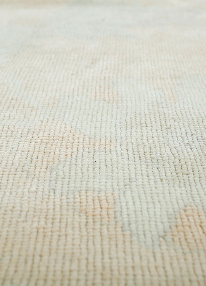 aalam red and orange wool hand knotted Rug - CloseUp