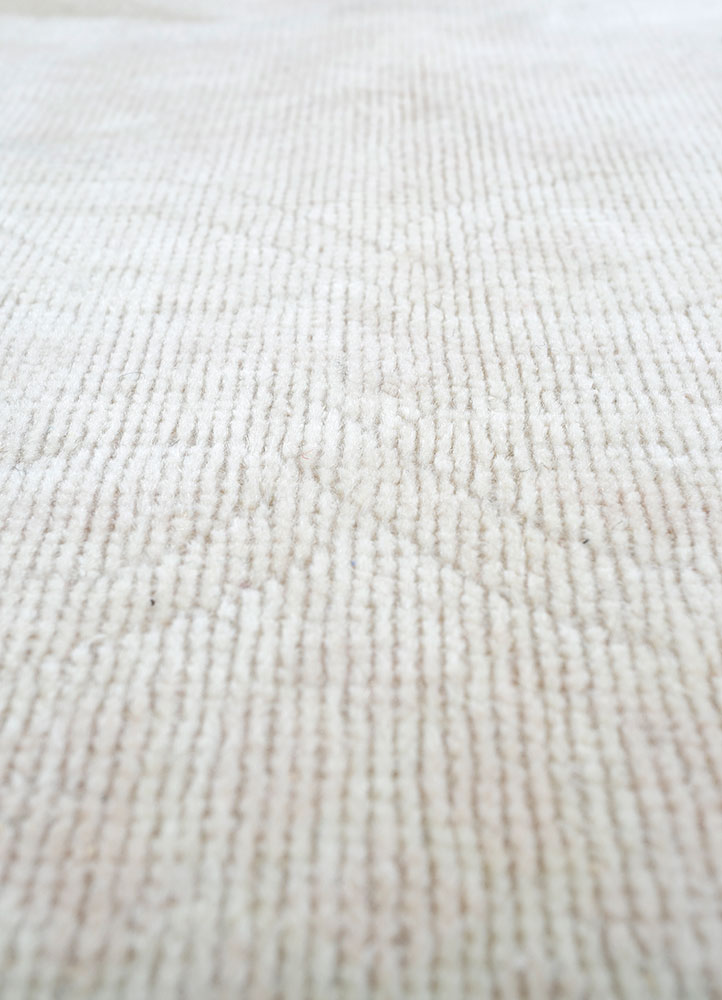 vintage beige and brown wool hand knotted Rug - CloseUp