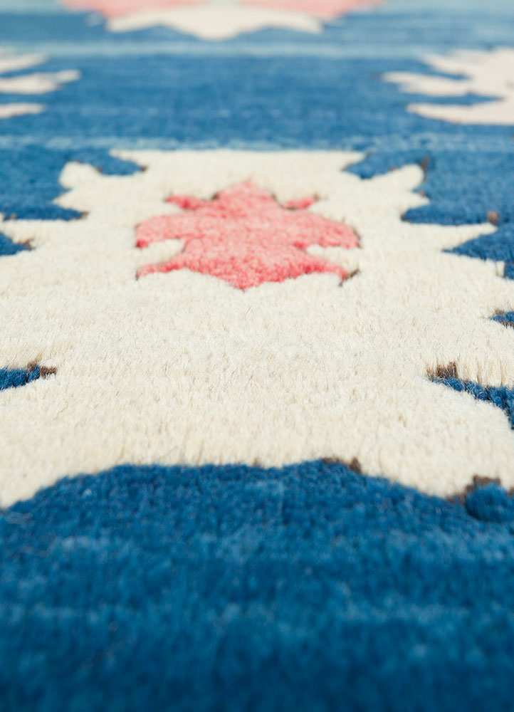 nuray blue wool hand knotted Rug - CloseUp