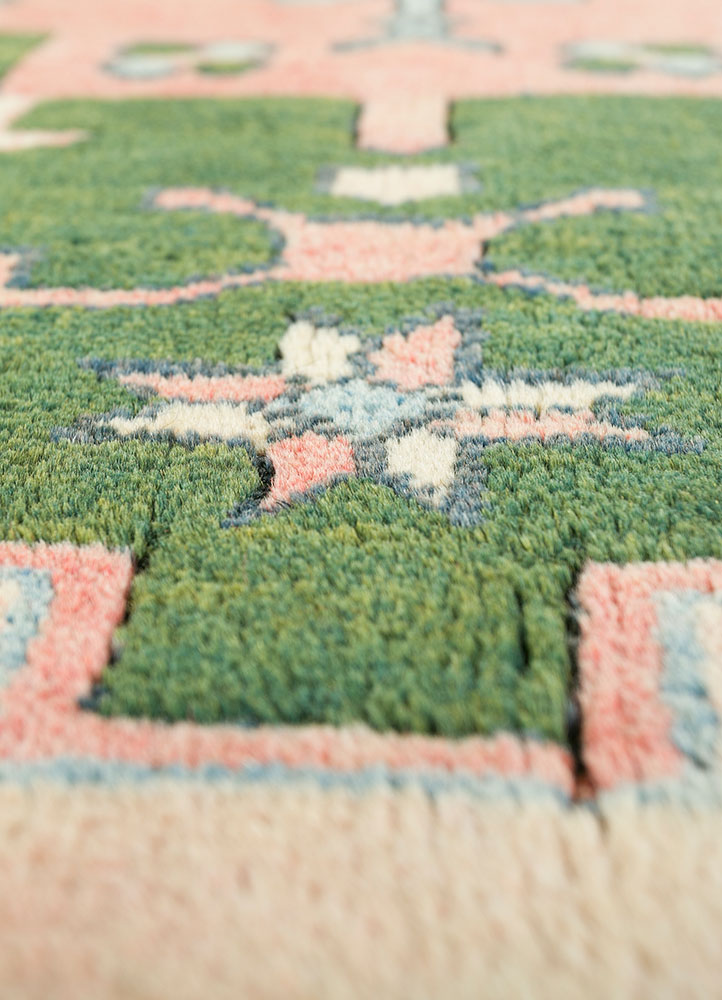 nuray green wool hand knotted Rug - CloseUp