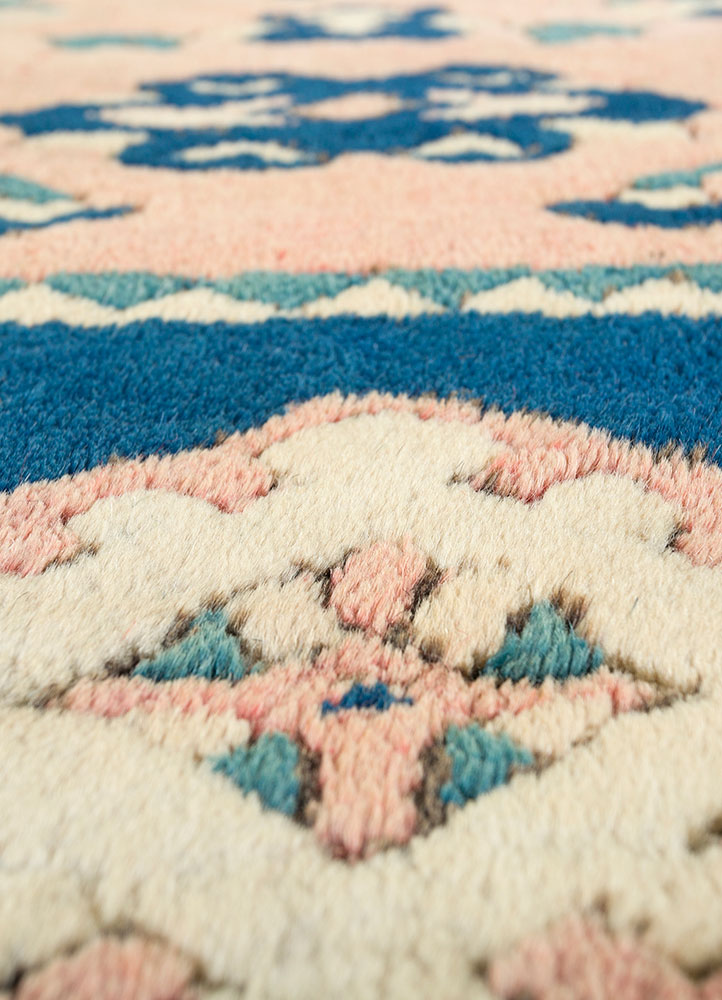 nuray red and orange wool hand knotted Rug - CloseUp