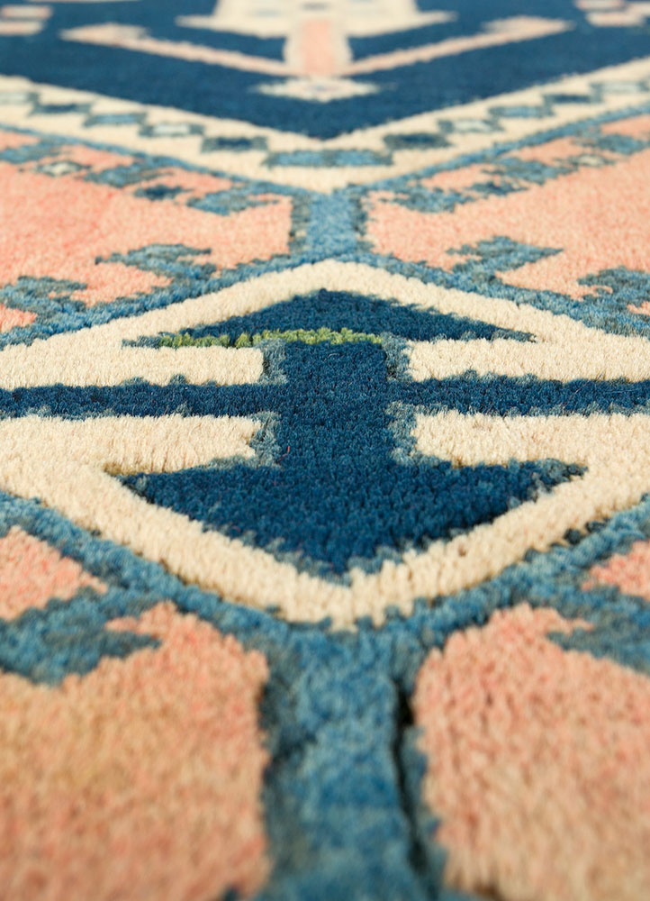 nuray red and orange wool hand knotted Rug - CloseUp