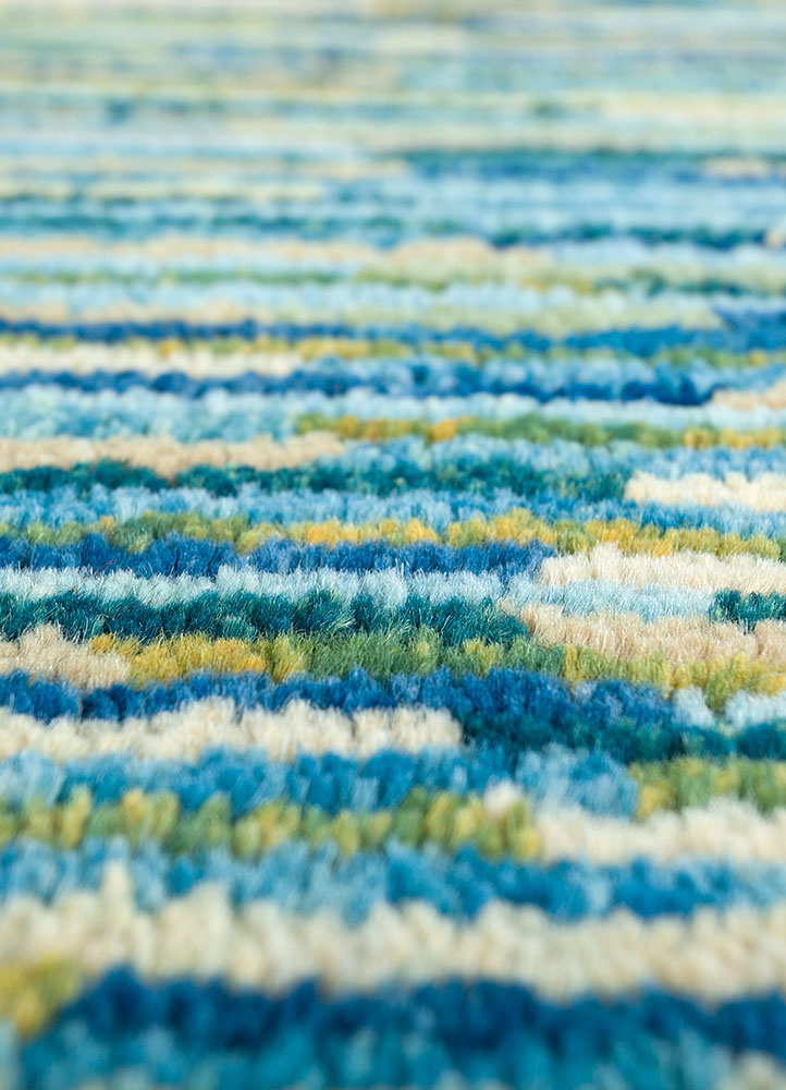 nuray blue wool hand knotted Rug - CloseUp