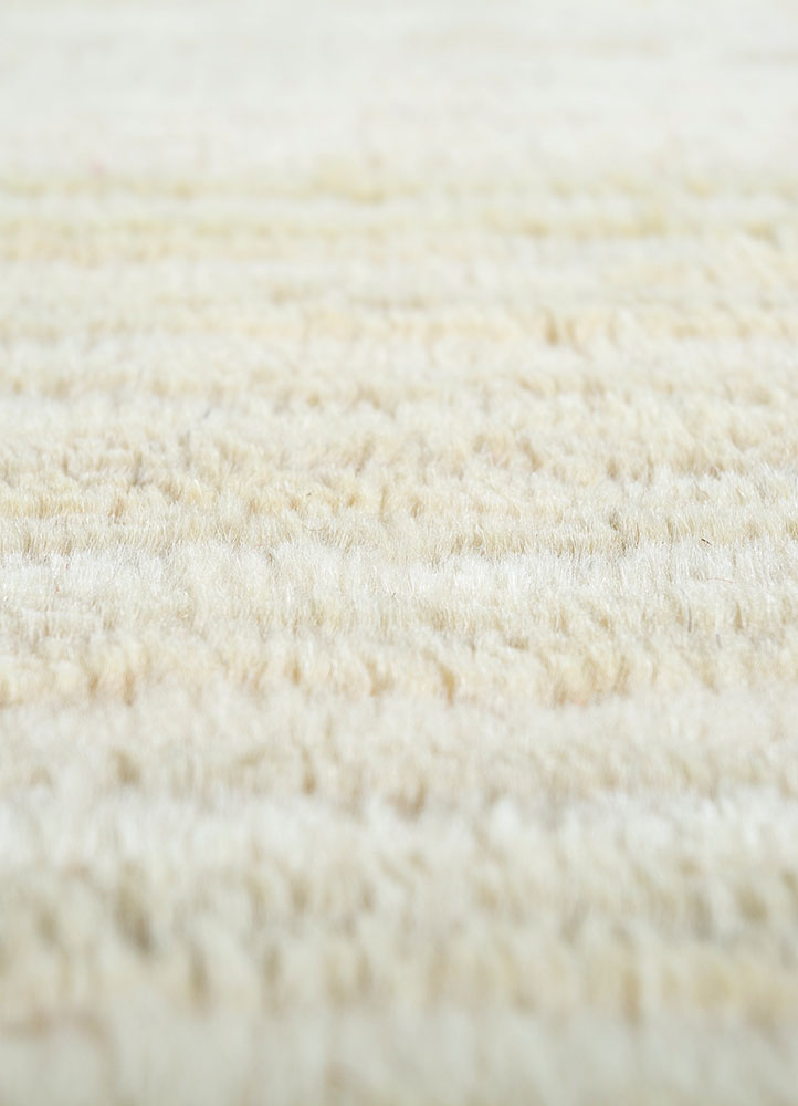 manifest beige and brown wool hand knotted Rug - CloseUp