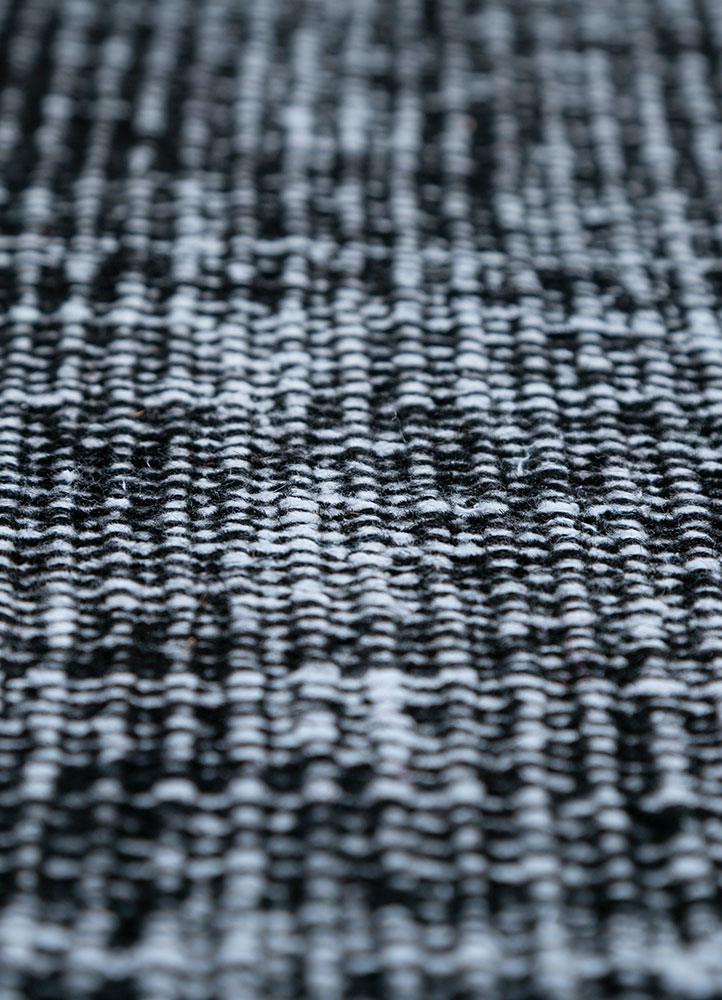 lacuna grey and black wool hand knotted Rug - CloseUp