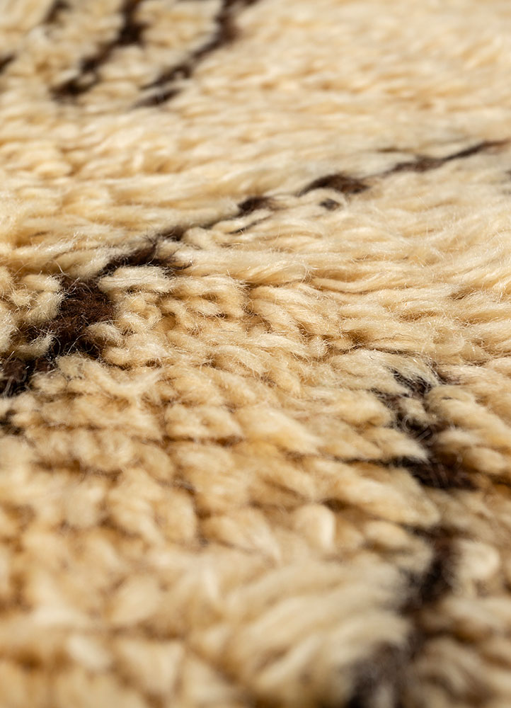 zuri ivory wool hand knotted Rug - CloseUp