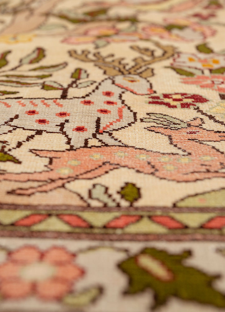 gulmarg ivory silk hand knotted Rug - CloseUp