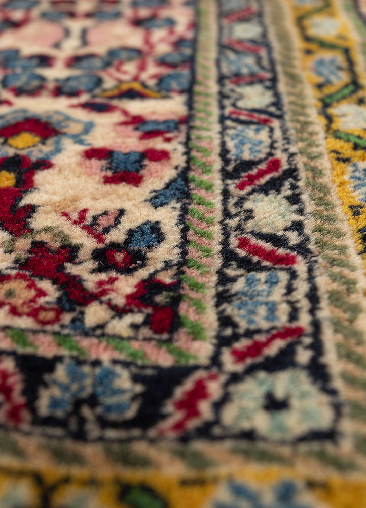 aalam ivory wool hand knotted Rug - CloseUp
