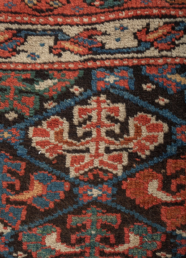 kiaan grey and black wool hand knotted Rug - CloseUp