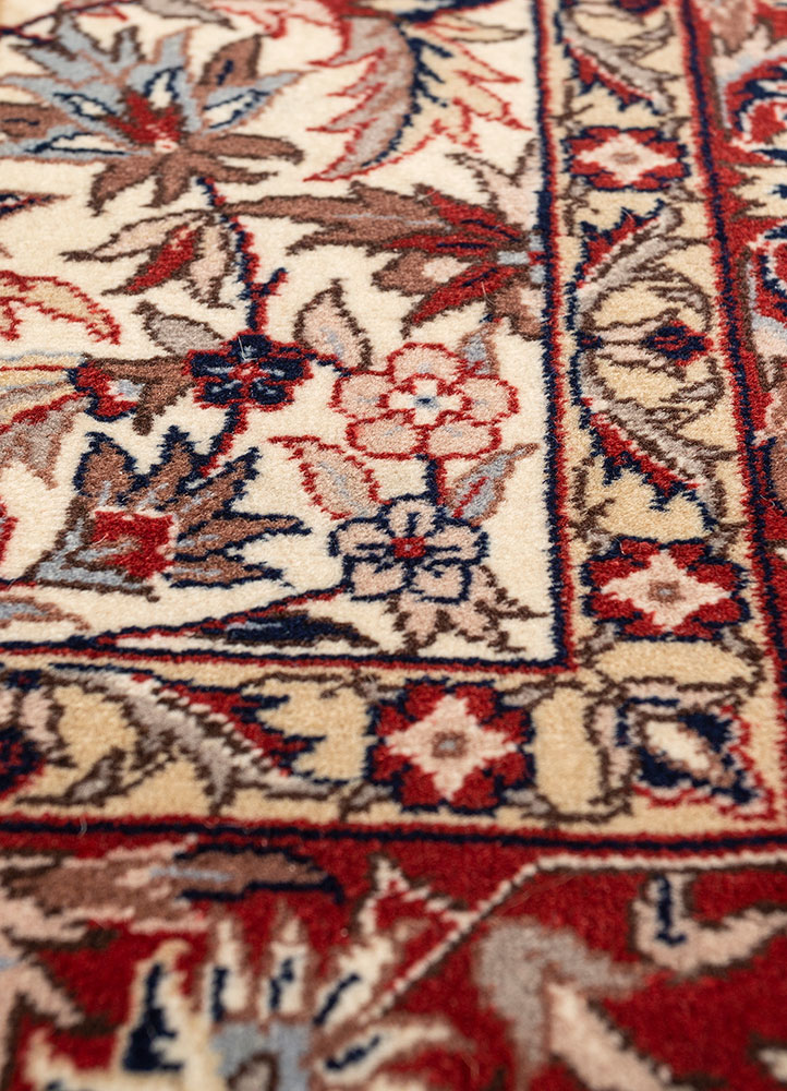 aalam ivory wool hand knotted Rug - CloseUp