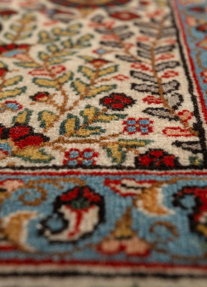 aalam ivory wool hand knotted Rug - CloseUp