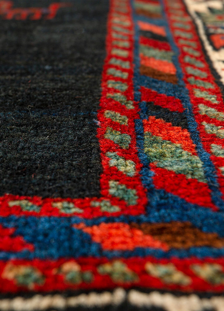 kiaan grey and black wool hand knotted Rug - CloseUp