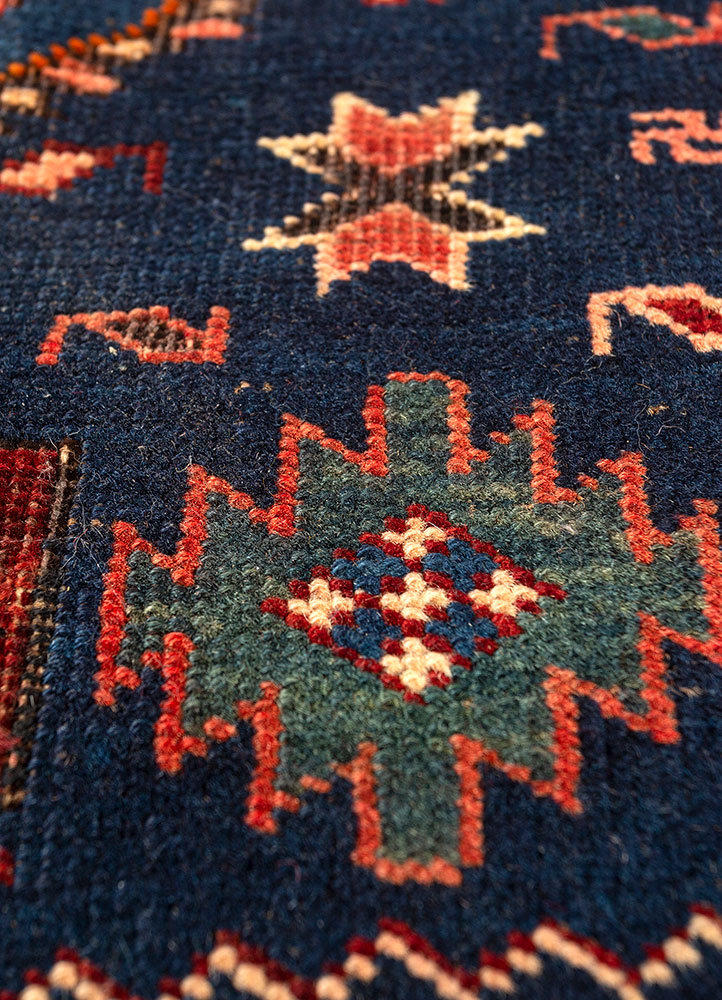 kiaan blue wool hand knotted Rug - CloseUp