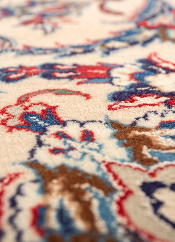 aalam ivory wool hand knotted Rug - CloseUp