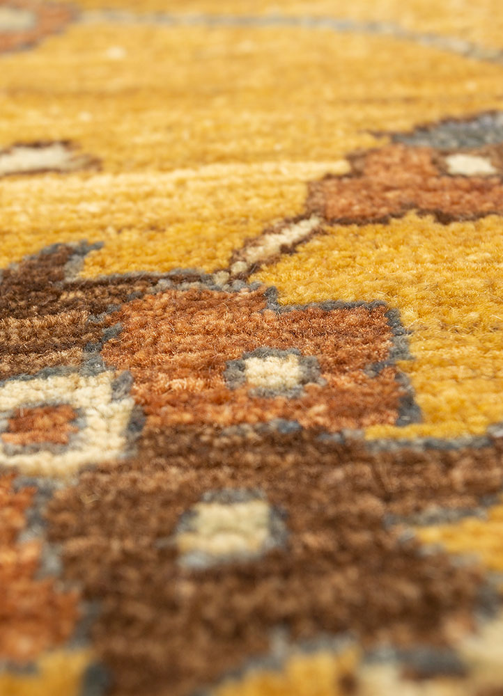 aalam gold wool hand knotted Rug - CloseUp