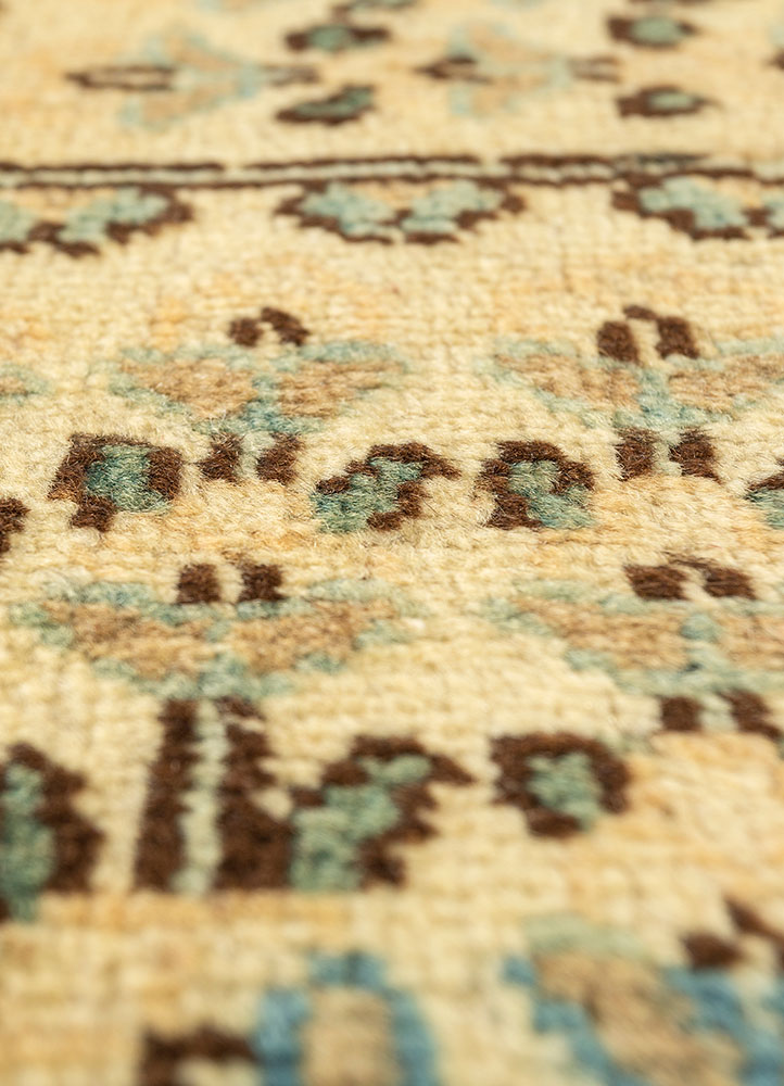 aalam red and orange wool hand knotted Rug - CloseUp