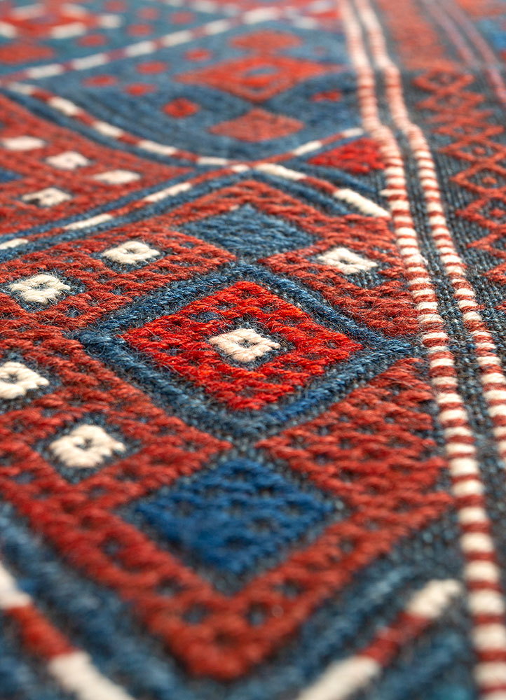 aalam blue wool hand knotted Rug - CloseUp