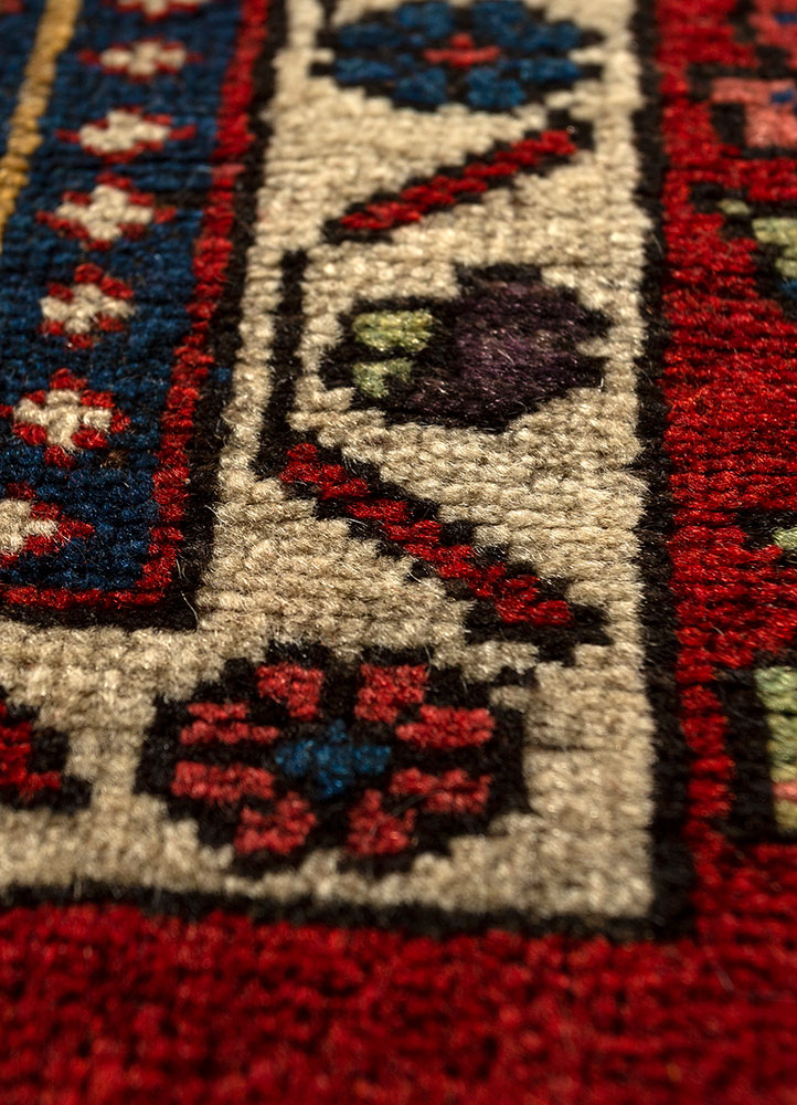 kiaan blue wool hand knotted Rug - CloseUp