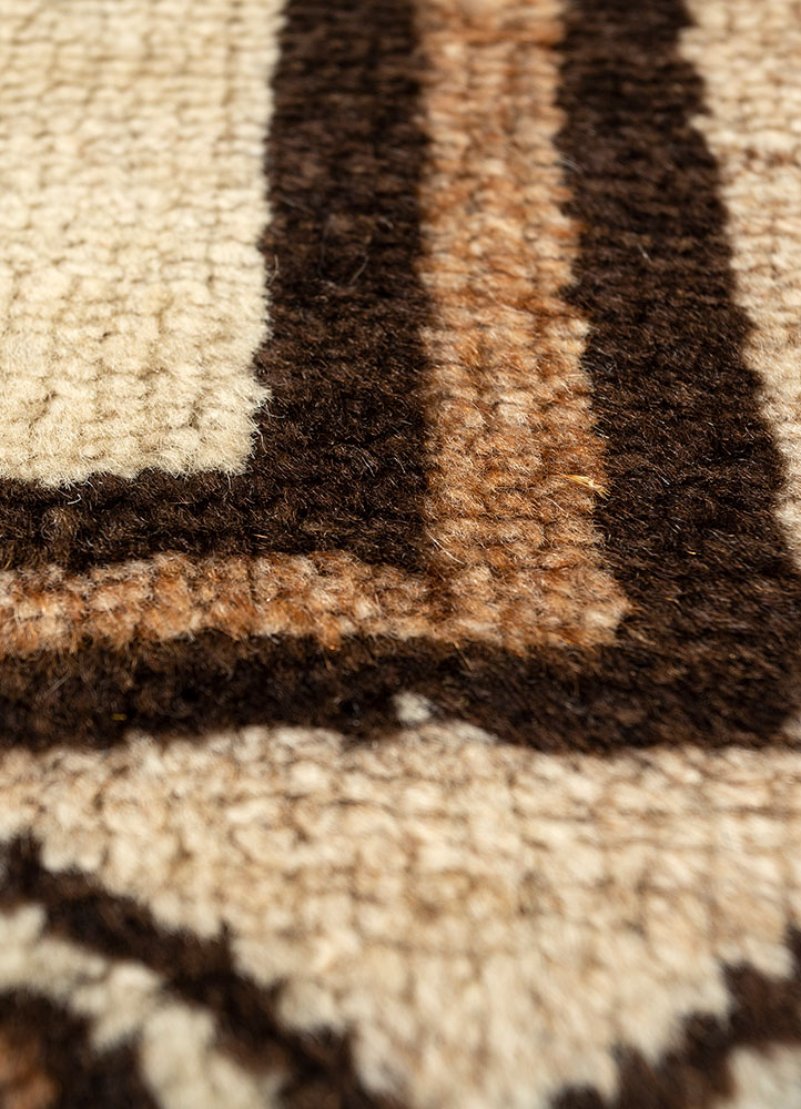 nuray ivory wool hand knotted Rug - CloseUp