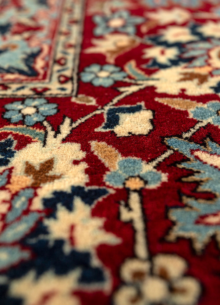 aalam ivory wool hand knotted Rug - CloseUp