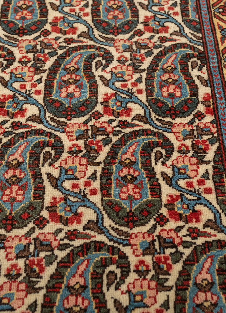 aalam ivory wool hand knotted Rug - CloseUp