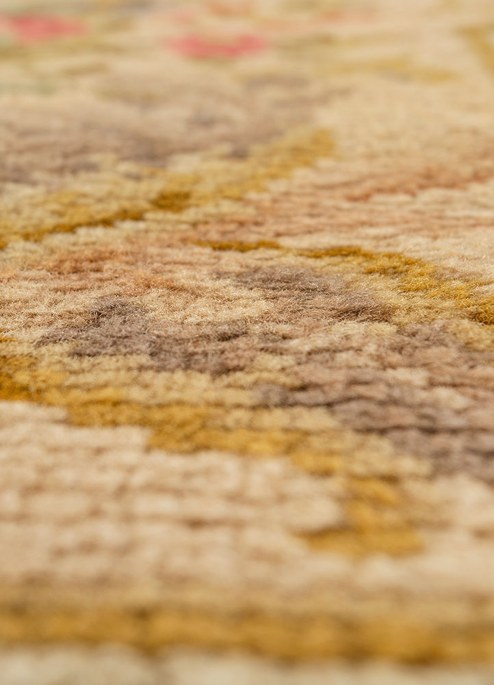 aalam gold wool hand knotted Rug - CloseUp