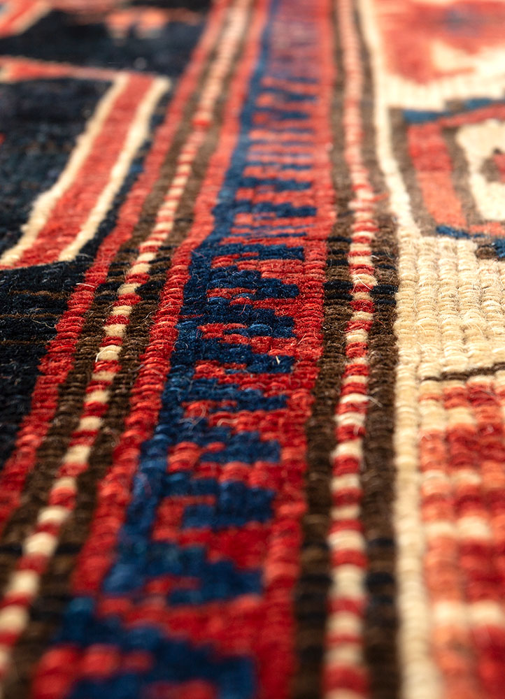 kiaan blue wool hand knotted Rug - CloseUp